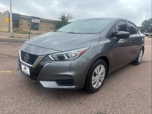 2022 Nissan Versa 1.6 S