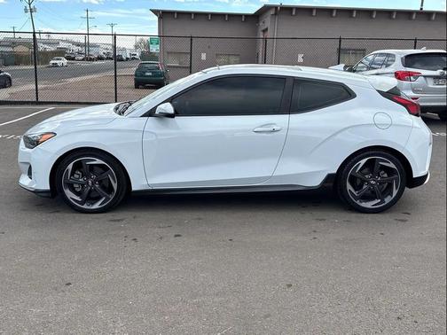 2019 Hyundai Veloster Base