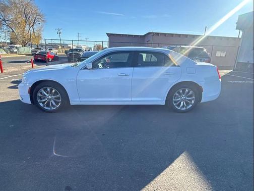 2021 Chrysler 300 Touring