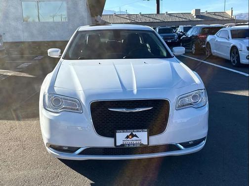 2021 Chrysler 300 Touring