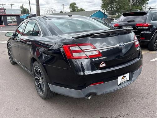 Tuxedo Black Metallic 2013 Ford Taurus SHO