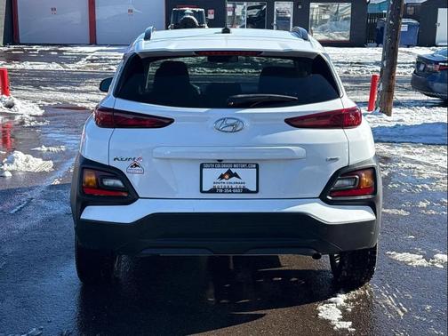 2021 Hyundai KONA SEL