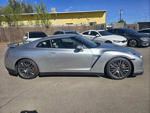 2009 Nissan GT-R Premium