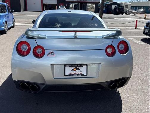 Super Silver 3-Coat Metallic 2009 Nissan GT-R Premium
