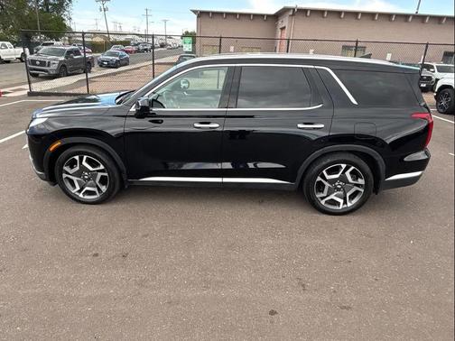Abyss Black Pearl 2023 Hyundai PALISADE Limited