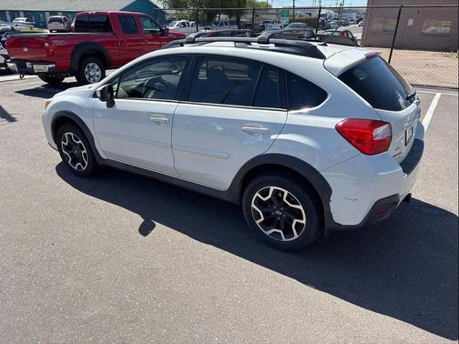 Crystal White Pearl 2017 Subaru Crosstrek 2.0i Premium