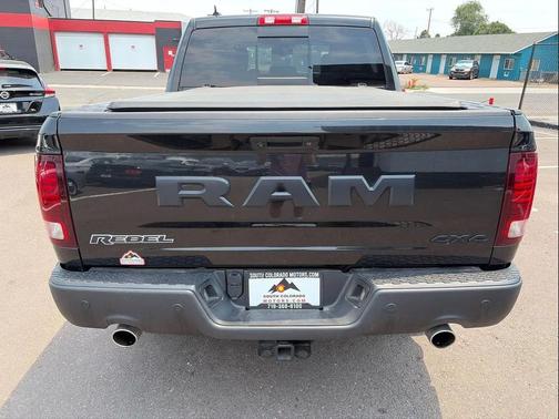 Brilliant Black Crystal Pearlcoat 2017 RAM 1500 Rebel