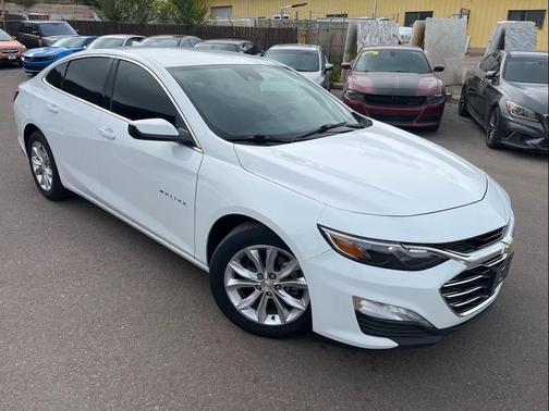 Summit White 2021 Chevrolet Malibu FWD LT