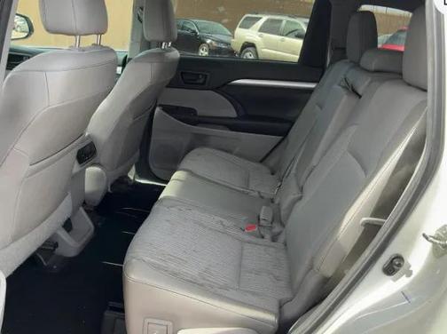 Blizzard Pearl 2015 Toyota Highlander LE