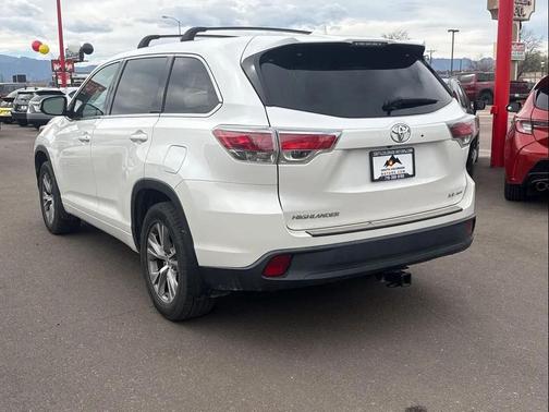 Blizzard Pearl 2015 Toyota Highlander LE