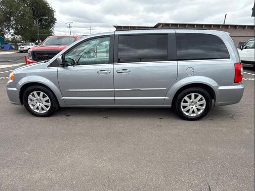 Billet Silver Metallic Clearcoat 2014 Chrysler Town & Country Touring