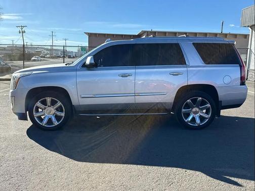 2018 Cadillac Escalade Luxury