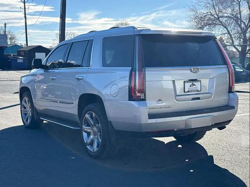 2018 Cadillac Escalade Luxury