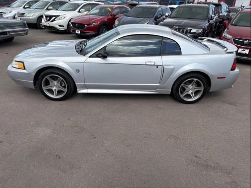 Silver Clearcoat Metallic 1999 Ford Mustang GT