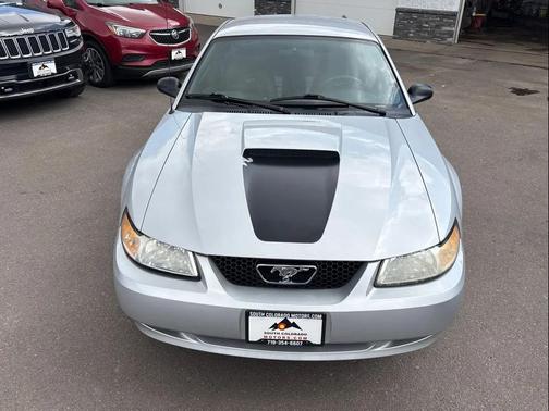 Silver Clearcoat Metallic 1999 Ford Mustang GT