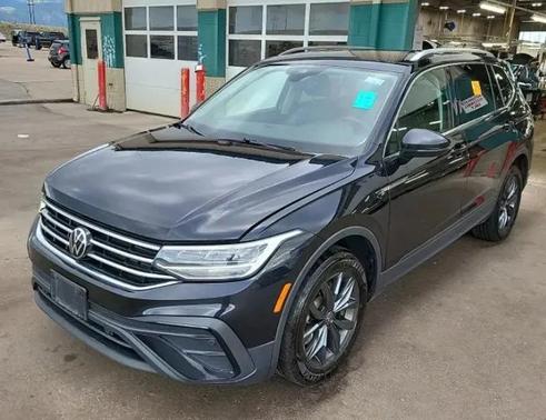 Deep Black Pearl 2022 Volkswagen Tiguan 2.0T SE 4MOTION