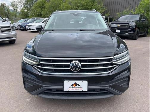 Deep Black Pearl 2022 Volkswagen Tiguan 2.0T SE 4MOTION