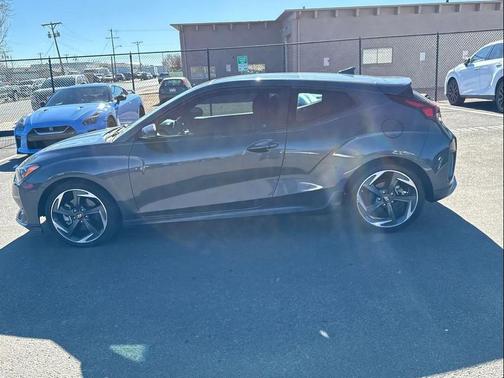 2019 Hyundai Veloster Base