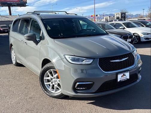 2022 Chrysler Pacifica Touring L