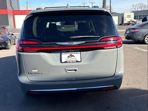 2022 Chrysler Pacifica Touring L