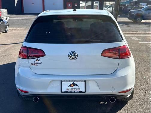 2017 Volkswagen Golf GTI 2.0T SE 4-Door