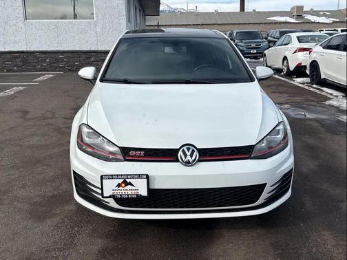 2017 Volkswagen Golf GTI 2.0T SE 4-Door