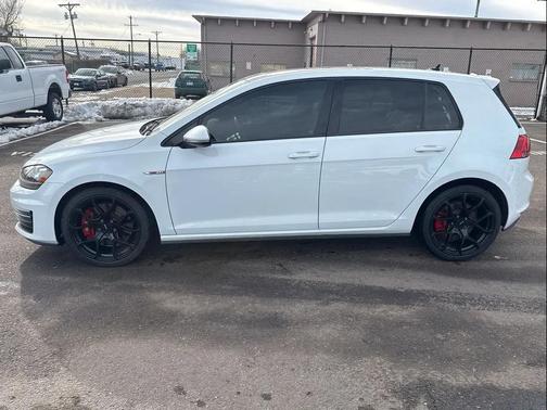 2017 Volkswagen Golf GTI 2.0T SE 4-Door