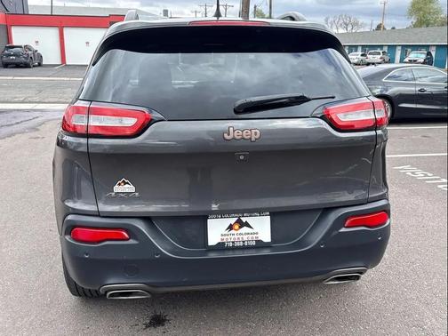 Gray 2017 Jeep Cherokee North