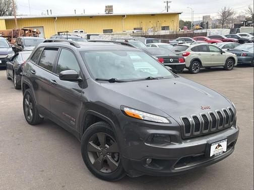 Gray 2017 Jeep Cherokee North