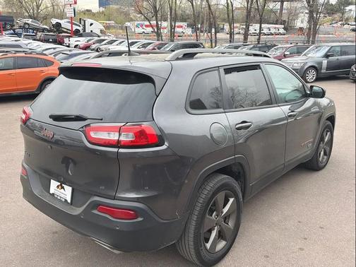 Gray 2017 Jeep Cherokee North