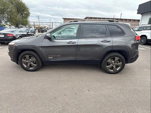 Gray 2017 Jeep Cherokee North
