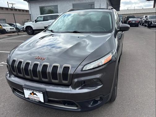Gray 2017 Jeep Cherokee North