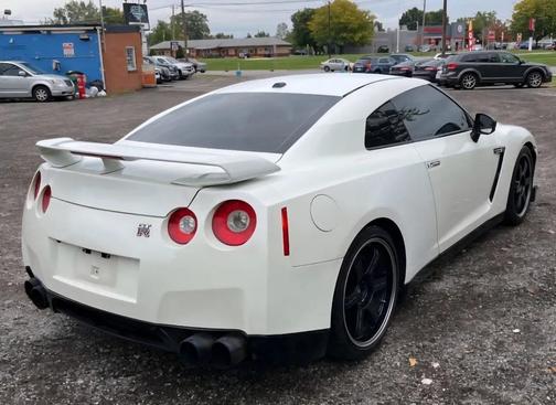 2009 Nissan GT-R Premium