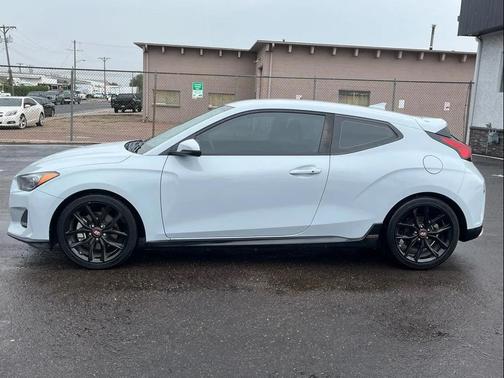 2020 Hyundai Veloster Base