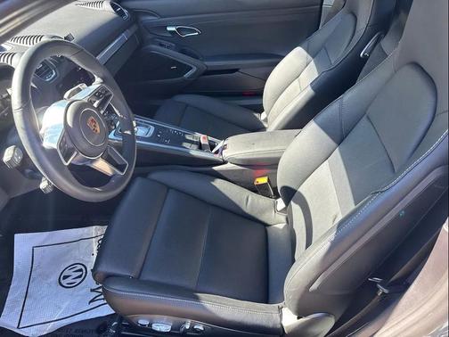 2024 Porsche 718 Cayman Style Edition