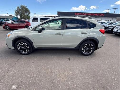 Desert Khaki 2017 Subaru Crosstrek 2.0i Limited