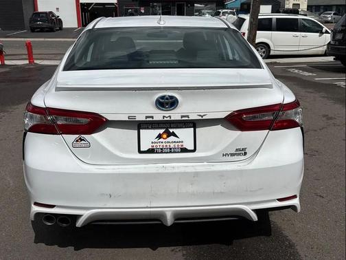 Super White 2020 Toyota Camry SE