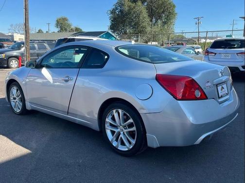 2010 Nissan Altima 3.5 SR