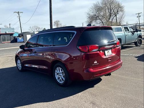 2021 Chrysler Voyager LXI