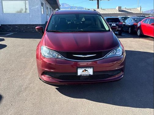 2021 Chrysler Voyager LXI