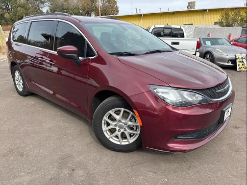 2021 Chrysler Voyager LXI