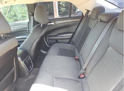 2018 Chrysler 300 Touring