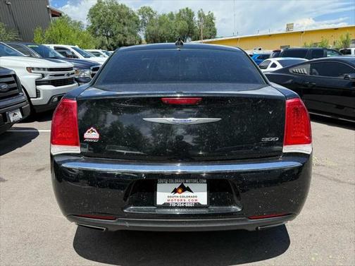 2018 Chrysler 300 Touring