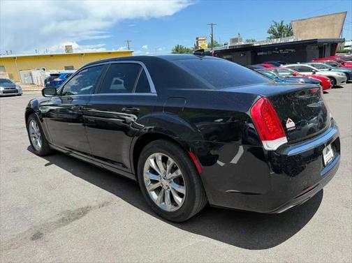 2018 Chrysler 300 Touring