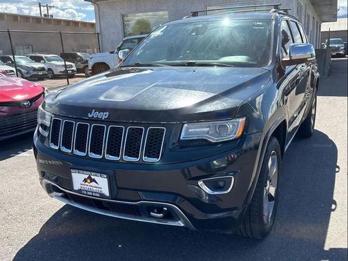 Brilliant Black Crystal Pearlcoat 2015 Jeep Grand Cherokee Overland
