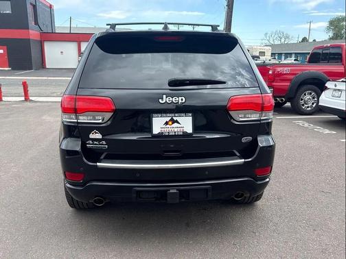 Brilliant Black Crystal Pearlcoat 2015 Jeep Grand Cherokee Overland