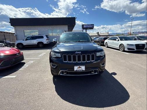 Brilliant Black Crystal Pearlcoat 2015 Jeep Grand Cherokee Overland