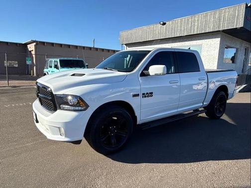 2017 RAM 1500 Night Crew Cab 4x4 5'7' Box