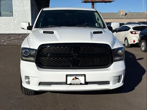 2017 RAM 1500 Night Crew Cab 4x4 5'7' Box