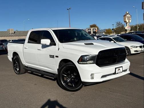 2017 RAM 1500 Night Crew Cab 4x4 5'7' Box